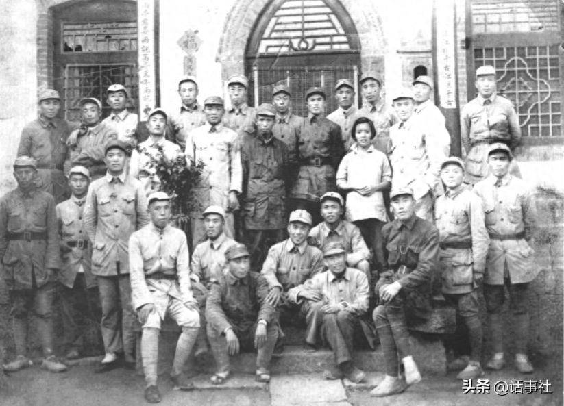 恩菲尔德多线作战阵容调整，保证体能充沛的简单介绍