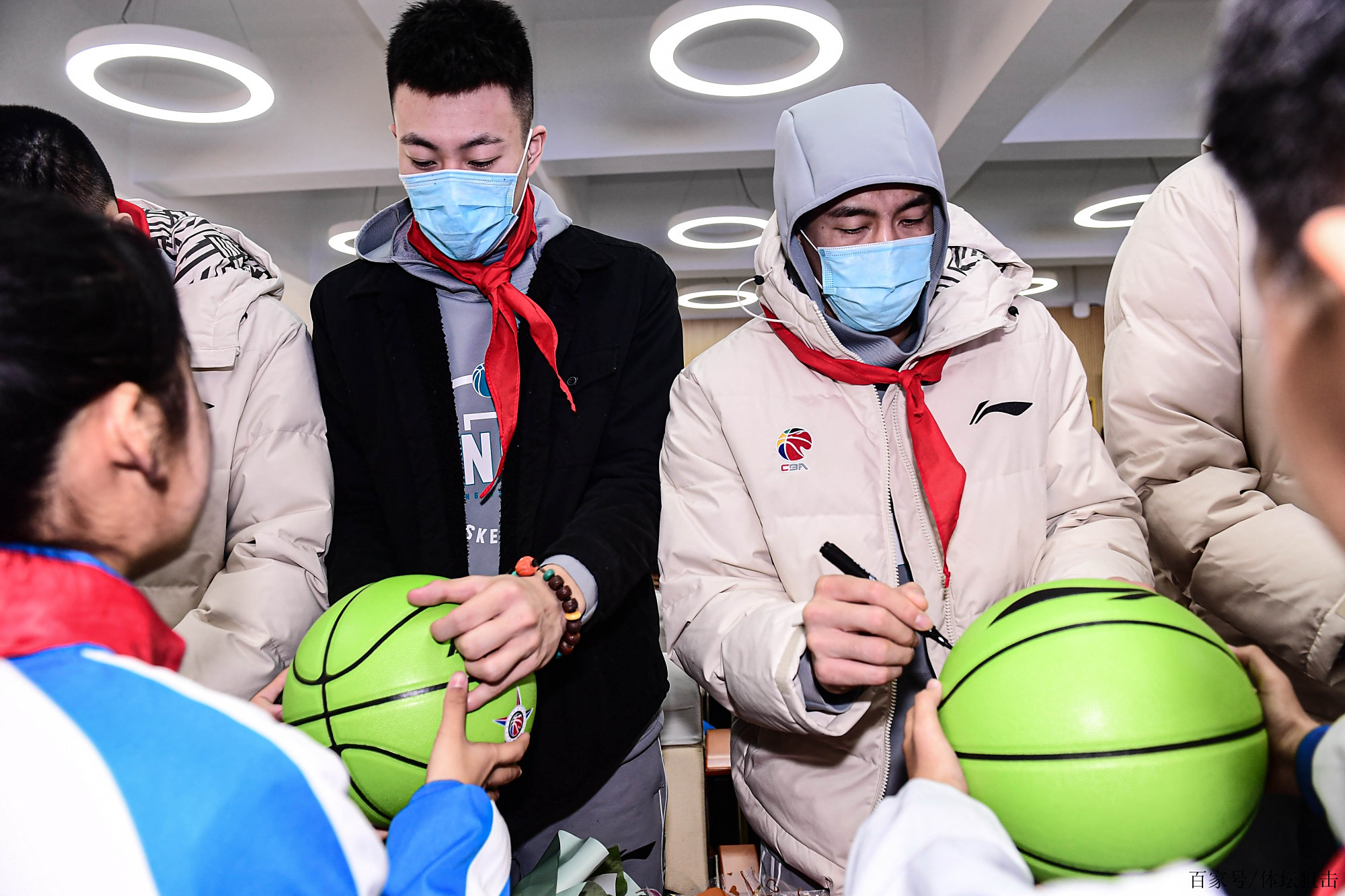 包含宁波男篮分享校园行视频：让梦想的树苗在孩子内心发芽的词条