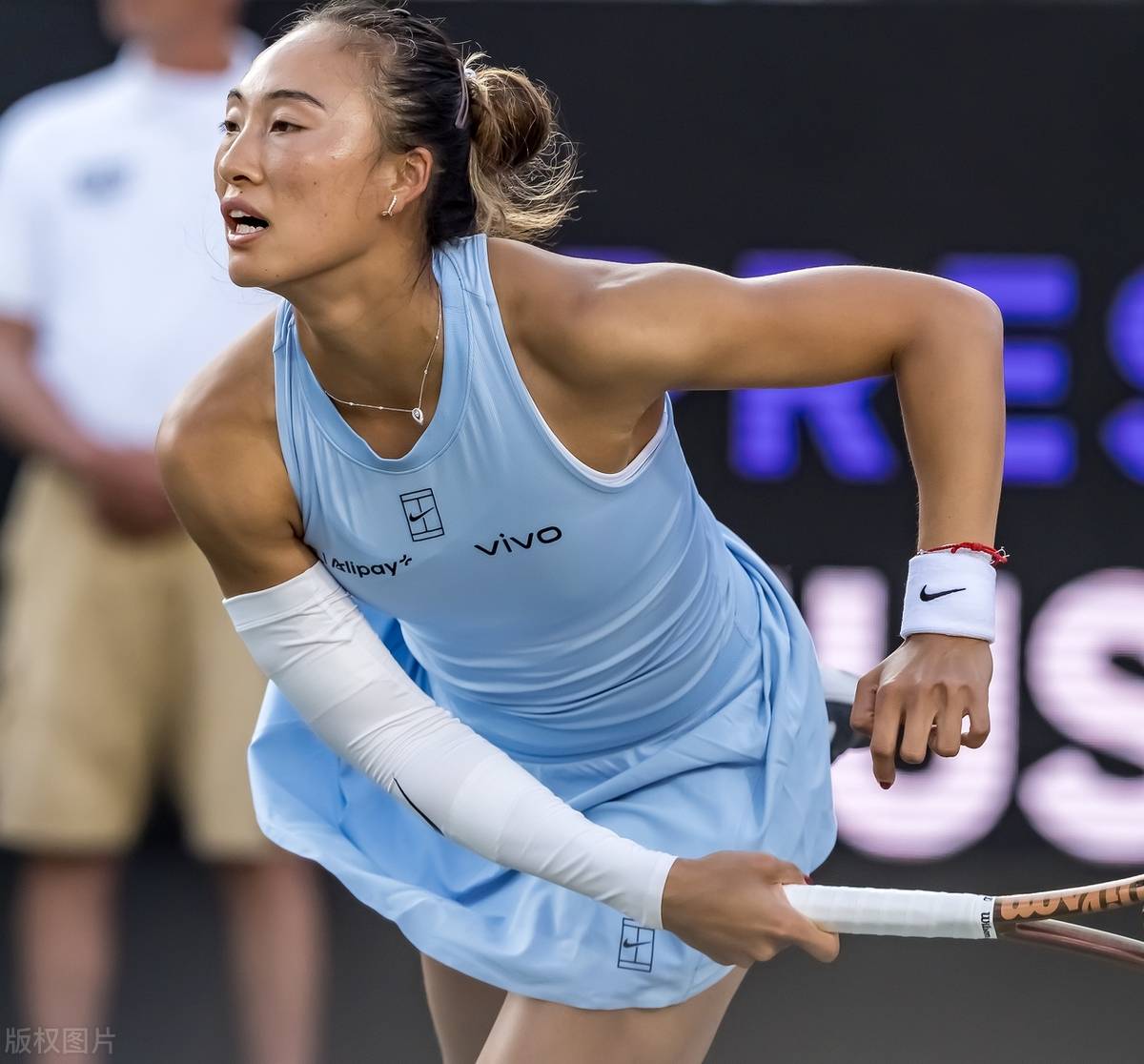 包含温网见！郑钦文退出本周WTA500柏林赛的词条