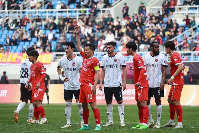 关于曝中甲第4将换帅！56岁本土主帅即将下课，3轮不胜后球队的信息